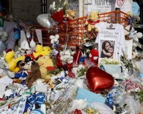 Bimbo trapiantato morto a Napoli, domani i funerali. Il legale: “Ai periti 4 mesi per la relazione”