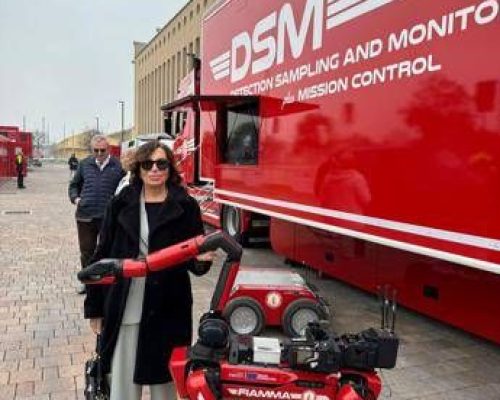 Così lavora Fiamma, cane robot “microbiologo” al servizio dei vigili del fuoco