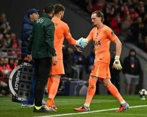 Disastro Tudor in Champions: lancia Kinsky in porta, poi papera e lo sostituisce con Vicario