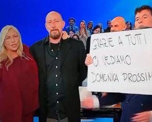Domenica In, Mara Venier sbotta con Teo Mammucari: “Sei un pirla”