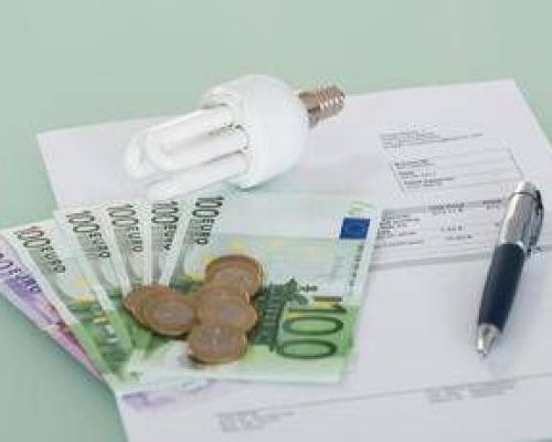 Guerra in Iran, stangata su bollette e carburante: fino a 540 euro in più a famiglia