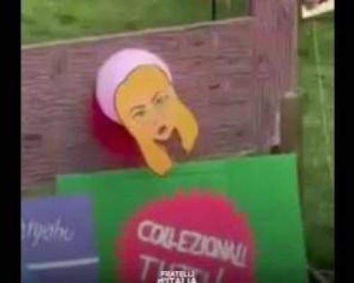 Meloni ‘decapitata’ dalla ghigliottina, il video choc dal Carnevale di Reggio Emilia