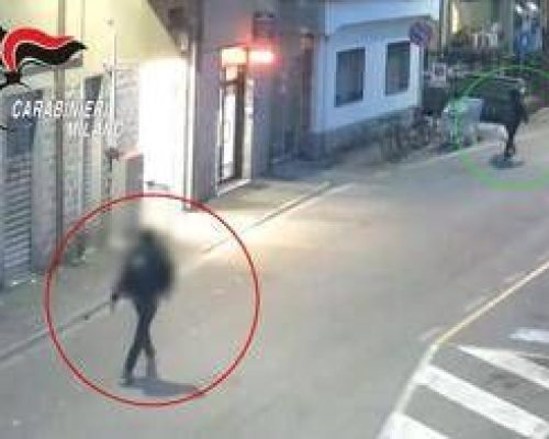 Milano, accoltella il cognato in strada: 33enne arrestato per tentato omicidio
