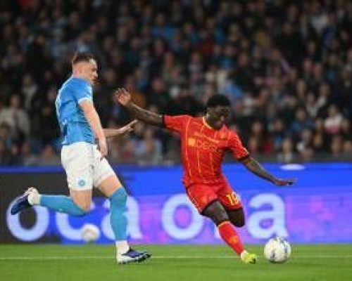 Napoli-Lecce, Banda si accascia a terra per un malore. Cos’è successo