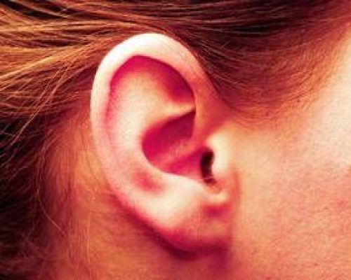 Proteggi il tuo udito: ecco i 3 fattori critici per bambini e adulti