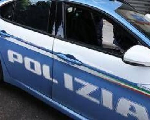 Roma, auto non si ferma a controllo polizia e in fuga provoca incidente: 2 morti e un ferito