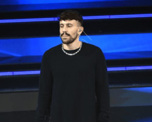 Sanremo 2026, Aiello chi è: la cover con Leo Gassmann