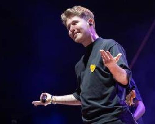 Sanremo 2026, Alfa chi è: la cover con Enrico Nigiotti