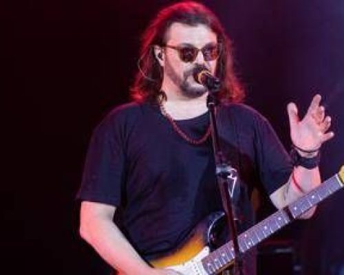 Sanremo 2026, Gianluca Grignani chi è: la cover con Luchè