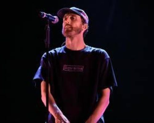 Sanremo 2026, Mecna chi è: la cover con Mara Sattei