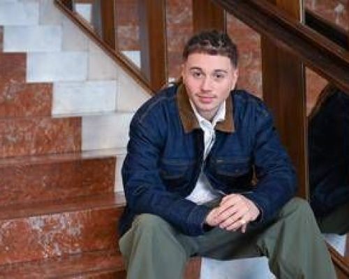 Sanremo 2026, Sayf chi è: le origini, l’amore per Genova, il ‘paragone’ con Ghali