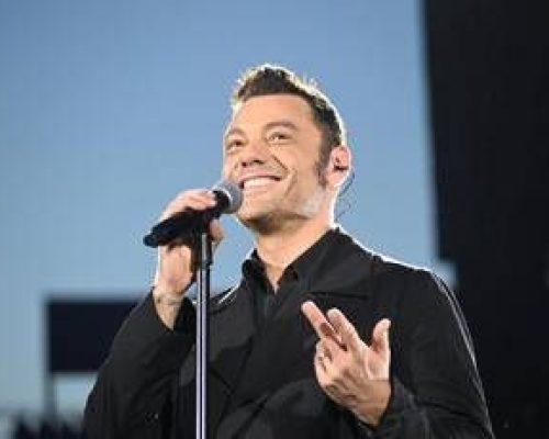 Sanremo 2026, Tiziano Ferro super ospite della prima serata: 25 anni di ‘Xdono’