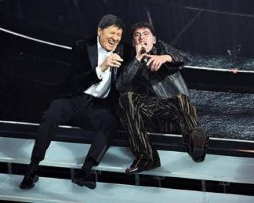 Sanremo 2026, Tredici Pietro chi è: il gran finale dopo il duetto con papà Morandi