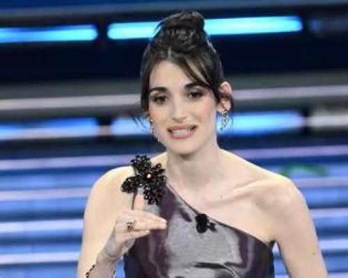 Sanremo, Pilar Fogliati porta sul palco fa l’aristocratica Uvetta: “Ma voi fate questo come lavoro?”
