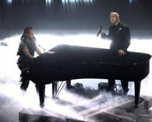 Sanremo, Ramazzotti e Keys incantano con ‘L’Aurora’: è standing ovation