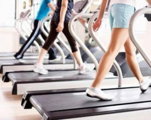 Stare seduti a lungo? Se si bilancia con movimento non è sedentarietà