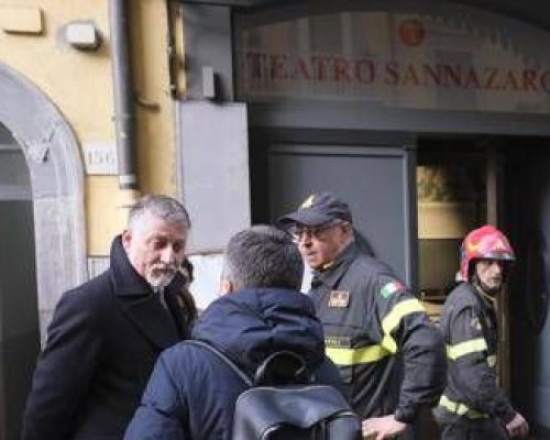 Teatro Sannazaro distrutto, Giuli: “Lo compra lo Stato”
