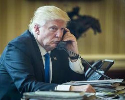 Trump, il piano per lo Stretto di Hormuz non decolla. Iran: “Contatti con altri paesi”